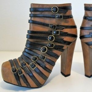 Dollhouse Asra Platform Boot Ankle Boot 8.5